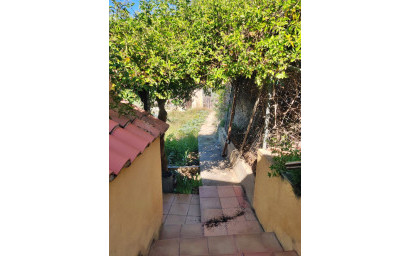 Resale - Finca / Country Property -
Villajoyosa