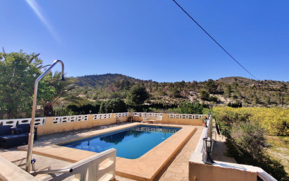 Resale - Finca / Country Property -
Villajoyosa