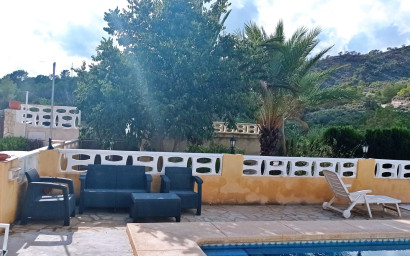Resale - Finca / Country Property -
Villajoyosa