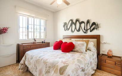 Resale - Villa -
Guardamar del Segura