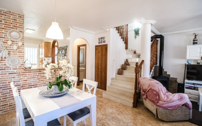 Resale - Villa -
Guardamar del Segura