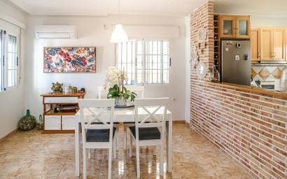 Resale - Villa -
Guardamar del Segura