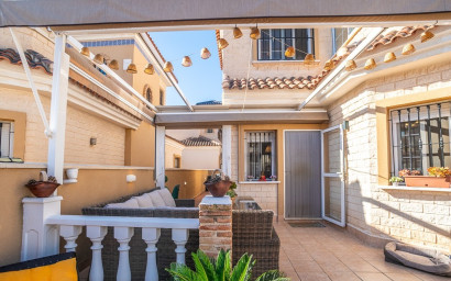 Resale - Villa -
Guardamar del Segura