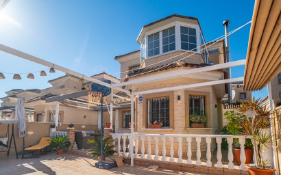 Resale - Villa -
Guardamar del Segura