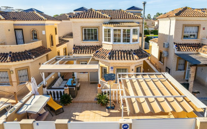 Resale - Villa -
Guardamar del Segura