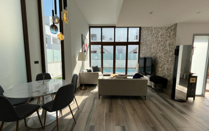 Resale - Villa -
Torrevieja - Los Balcones