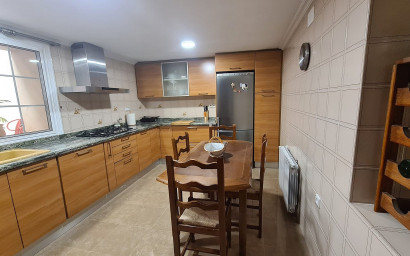 Revente - Maison mitoyenne -
Monovar