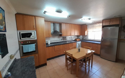 Herverkoop - Herenhuis -
Monovar