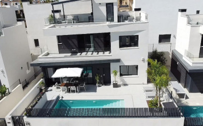 Resale - Villa -
Algorfa