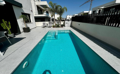 Resale - Villa -
Algorfa