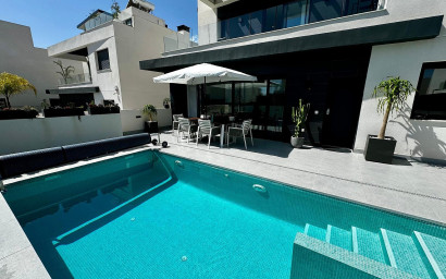 Resale - Villa -
Algorfa