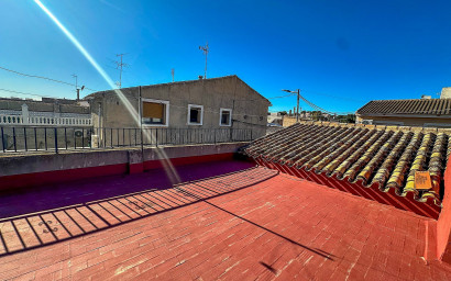 Revente - Maison mitoyenne -
Pinoso