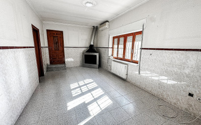 Revente - Maison mitoyenne -
Pinoso