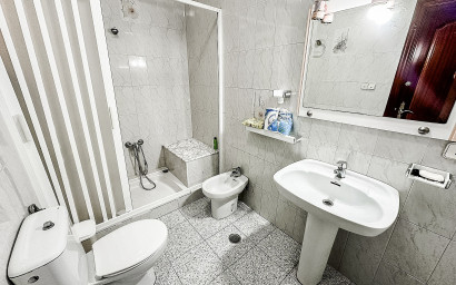 Revente - Maison mitoyenne -
Pinoso