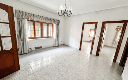 Revente - Maison mitoyenne -
Pinoso