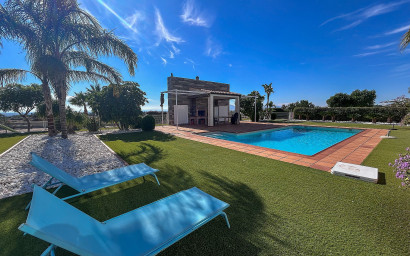 Revente - Villa -
Crevillente