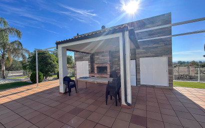 Revente - Villa -
Crevillente