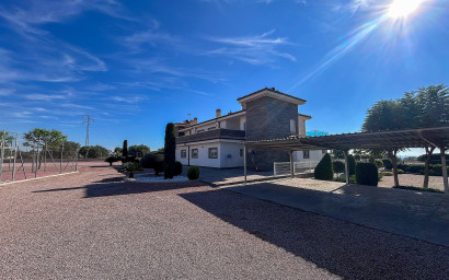 Revente - Villa -
Crevillente