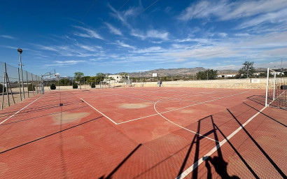 Revente - Villa -
Crevillente