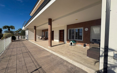 Revente - Villa -
Crevillente