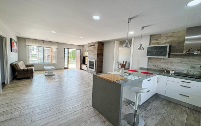 Revente - Villa -
Crevillente