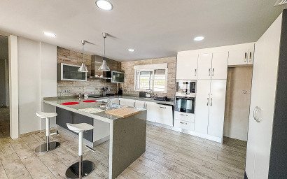 Revente - Villa -
Crevillente