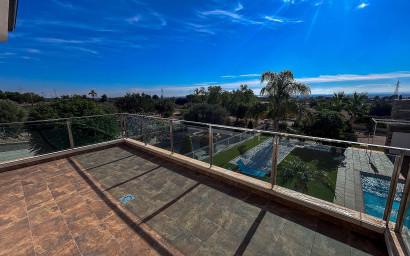 Revente - Villa -
Crevillente