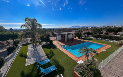 Revente - Villa -
Crevillente