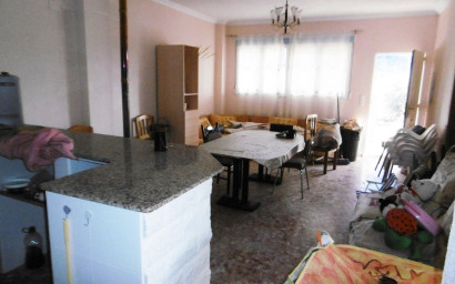 Resale - Finca / Country Property -
Yecla