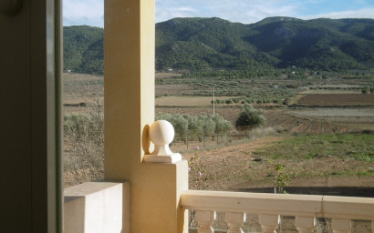 Resale - Finca / Country Property -
Yecla