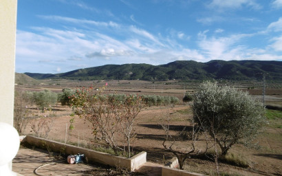 Resale - Finca / Country Property -
Yecla