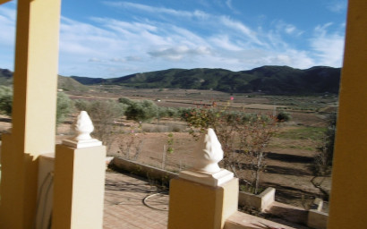 Resale - Finca / Country Property -
Yecla