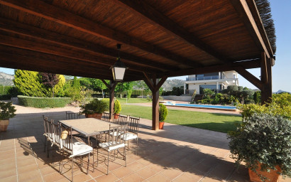 Resale - Villa -
Villena