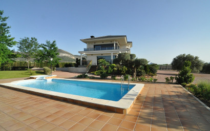 Resale - Villa -
Villena