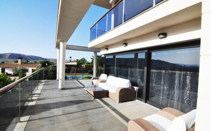 Resale - Villa -
Villena