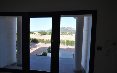 Resale - Villa -
Villena