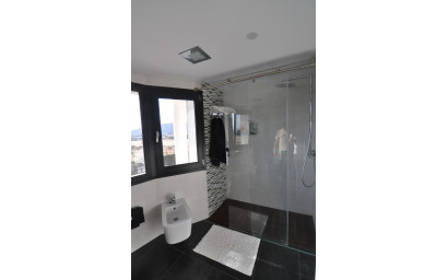 Resale - Villa -
Villena