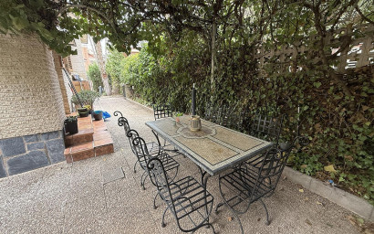 Resale - Villa -
Elda