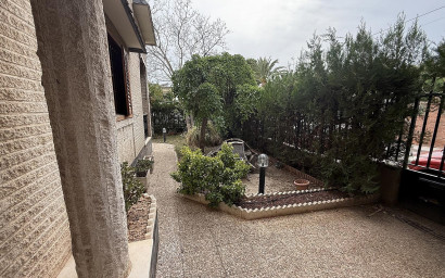 Resale - Villa -
Elda