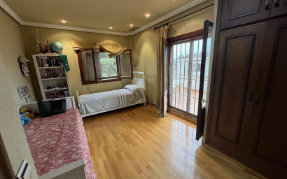 Resale - Villa -
Elda