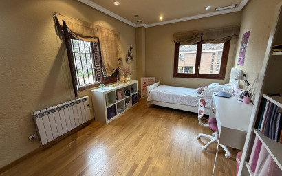 Resale - Villa -
Elda