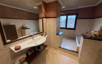 Resale - Villa -
Elda