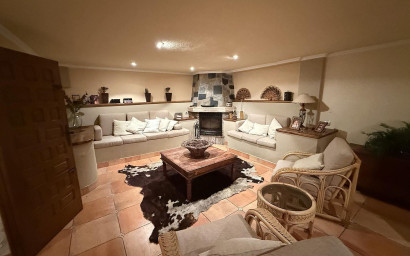 Resale - Villa -
Elda