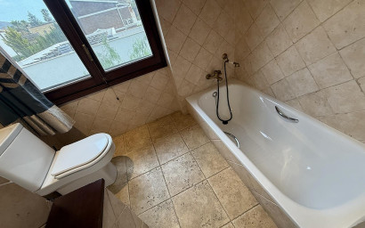 Resale - Villa -
Elda