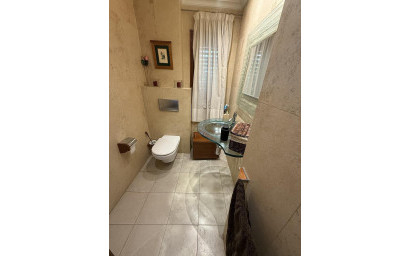 Resale - Villa -
Elda