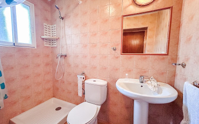 Revente - Maison mitoyenne -
Canada De La Lena