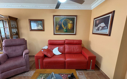 Herverkoop - Plat -
Petrer