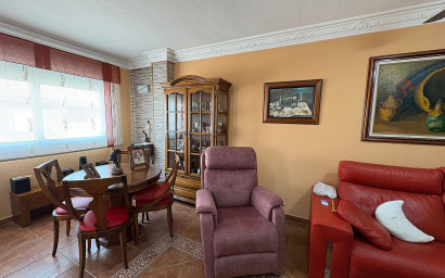 Herverkoop - Plat -
Petrer