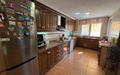 Herverkoop - Plat -
Petrer