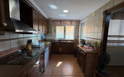 Herverkoop - Plat -
Petrer